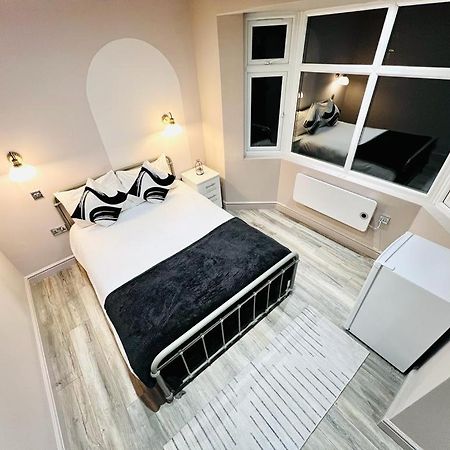 London Crescent House Top Location Ensuites Rooms Great Value Buitenkant foto